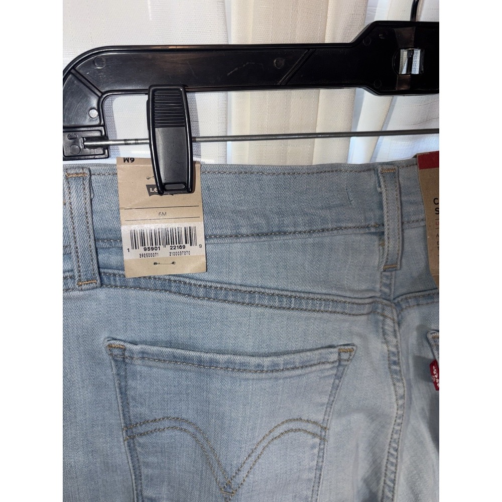 NWT Levis Women's 6M Classic Straight Leg Mid Rise Jeans Light Wash Denim - Picture 7 of 8